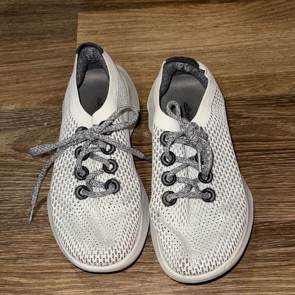 Allbirds men’s size 8 tennis shoes
